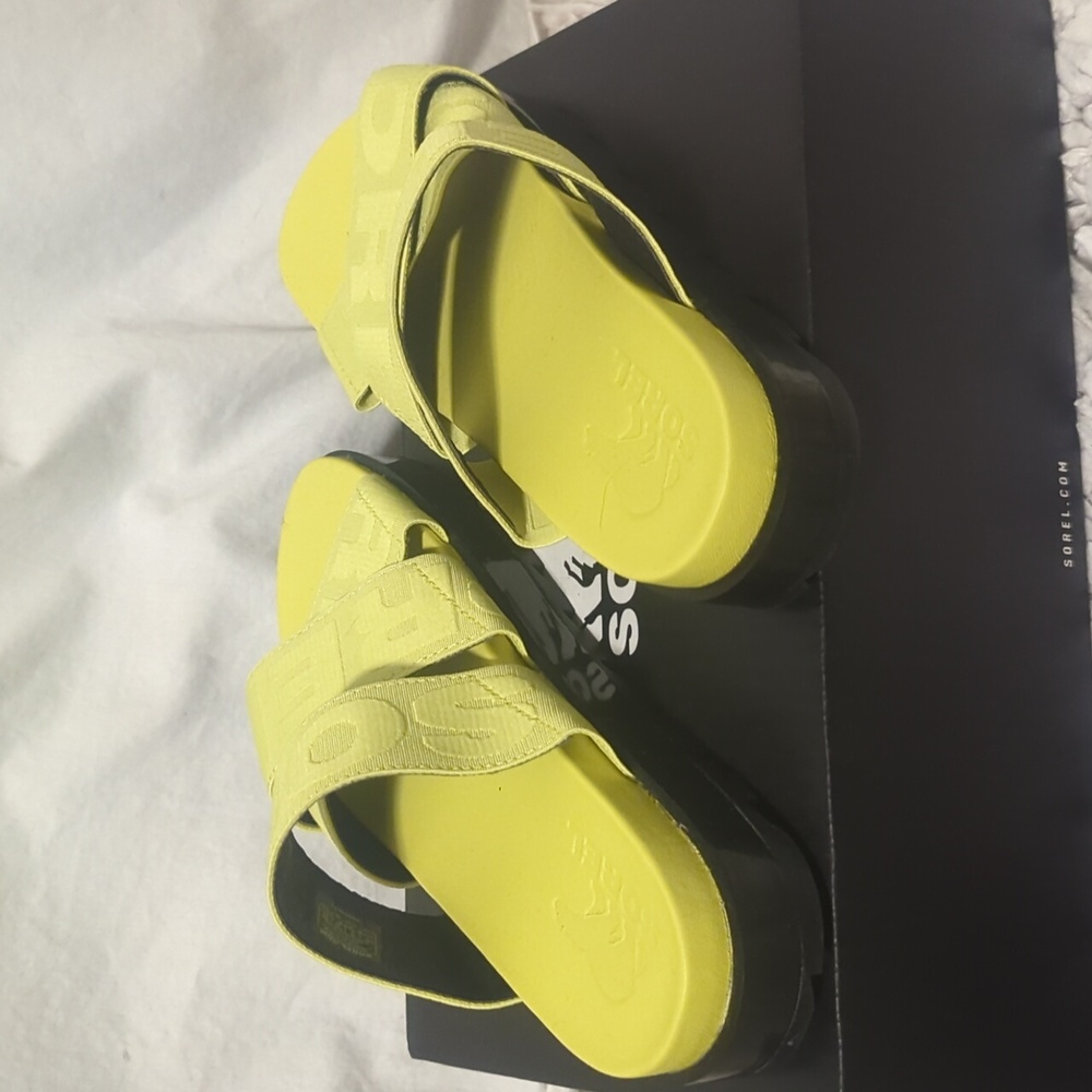 NWT Sorel Roaming yellow strap platform sandals - Picture 4 of 12